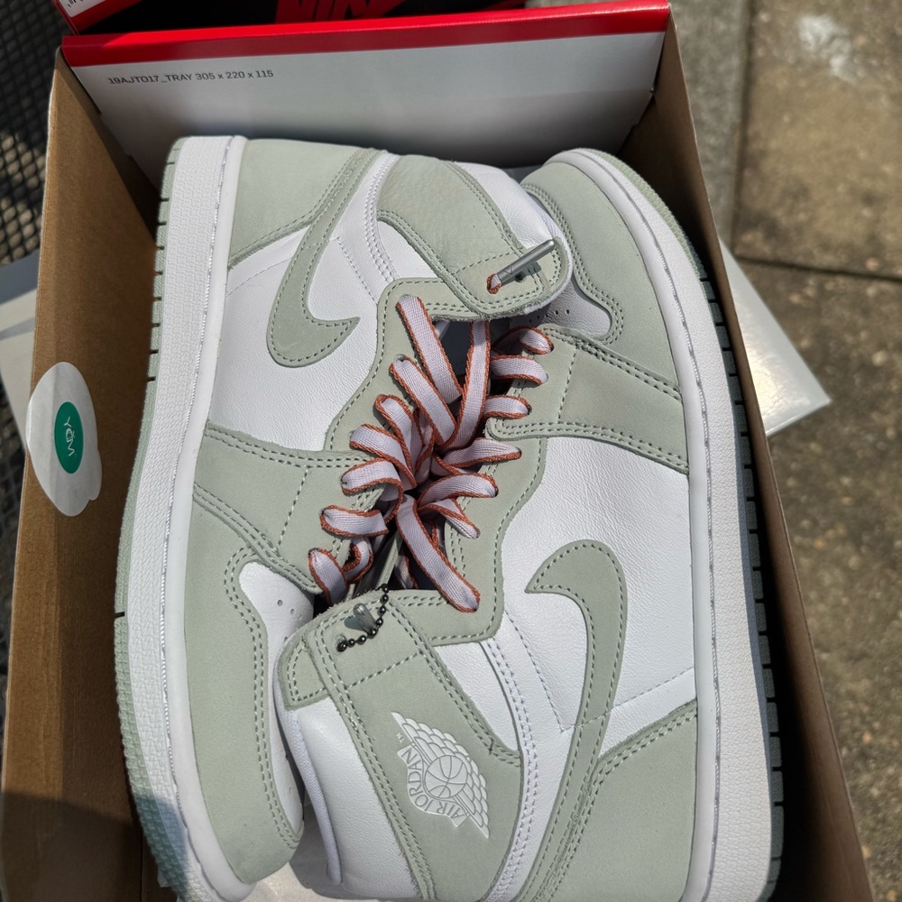Seafoam Green Jordan 1s